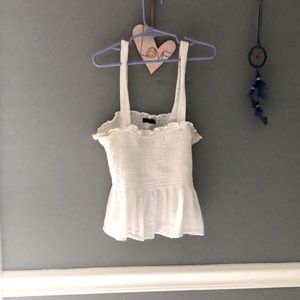 cute american eagle top!! flowy, good condition!